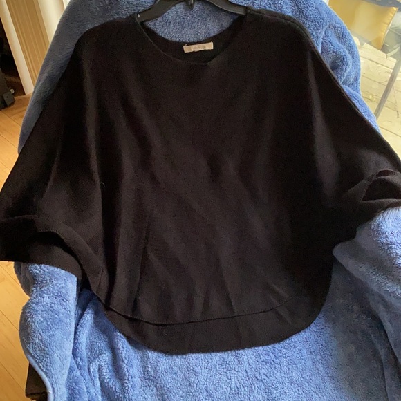 Joan Vaas Wool Blend Poncho Sweater NeverUsed - Picture 2 of 7